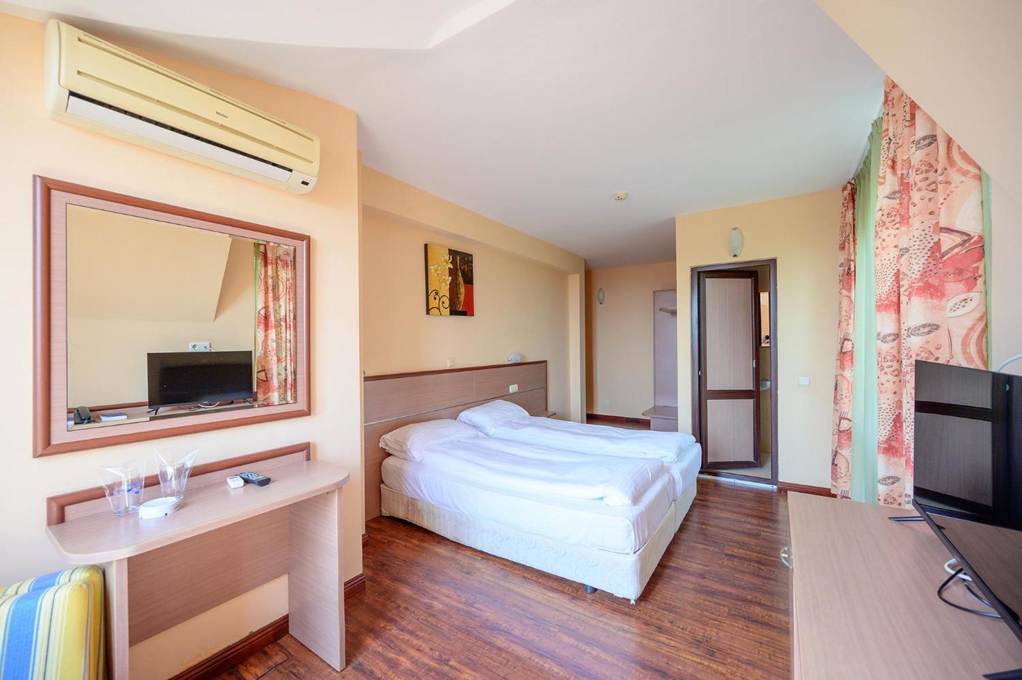 Royal Beach Golden Sands Exterior photo