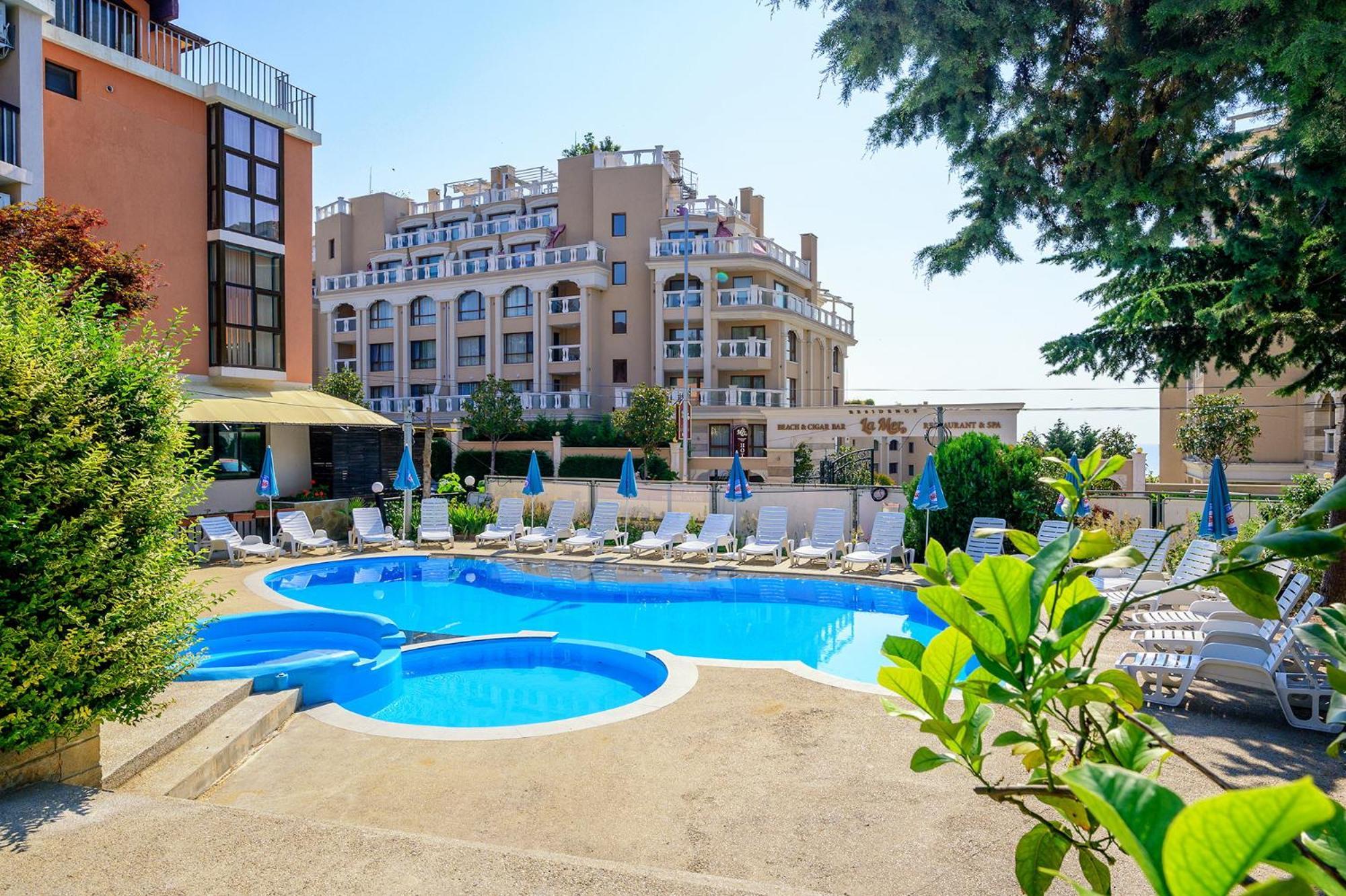 Royal Beach Golden Sands Exterior photo