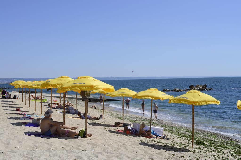 Royal Beach Golden Sands Exterior photo