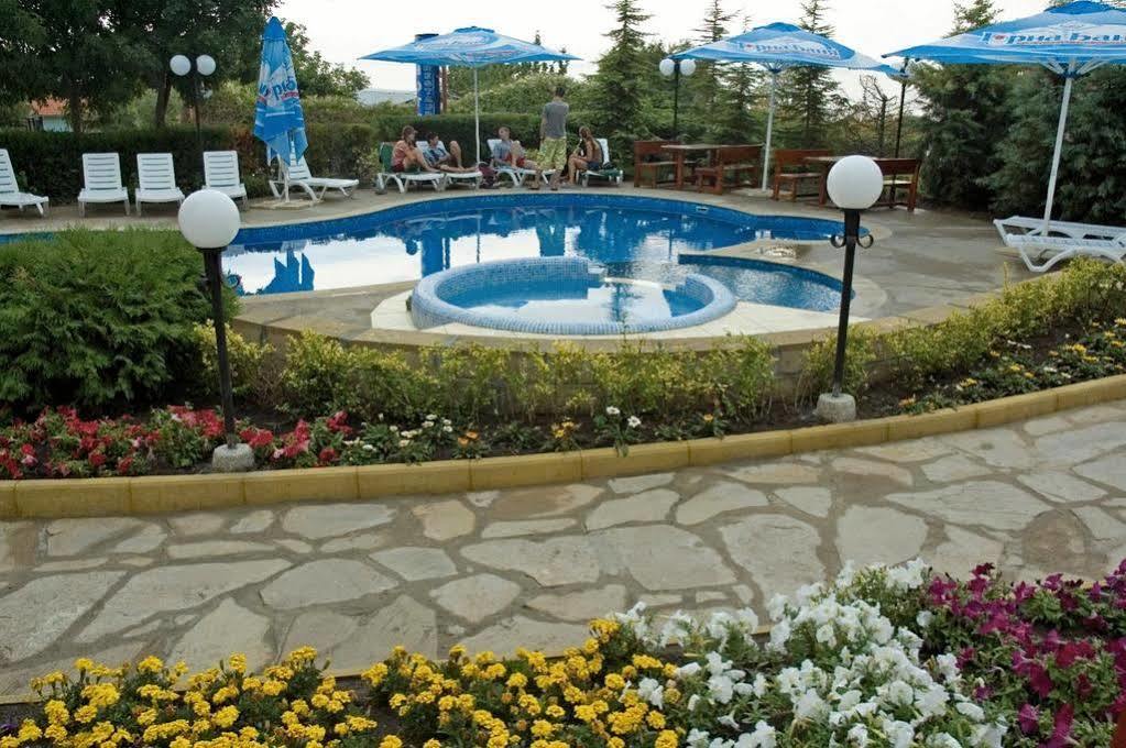 Royal Beach Golden Sands Exterior photo