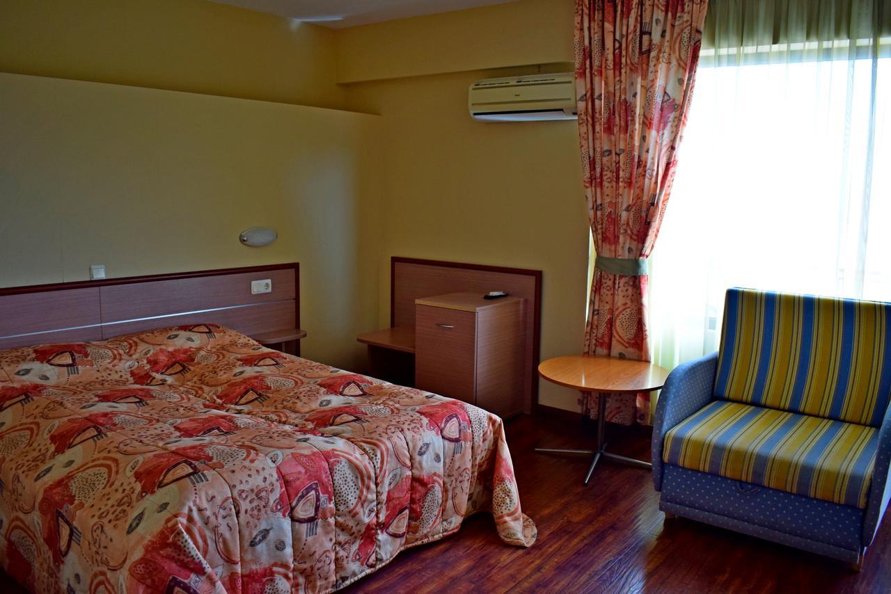 Royal Beach Golden Sands Room photo